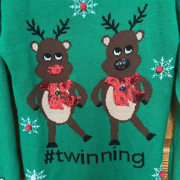 Women’s Ugly Christmas Sweater / Christmas Sweater #Twinning - Picture 2 of 5